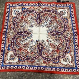 ETRO POCKET SQUARE 100% SILK. NWOT